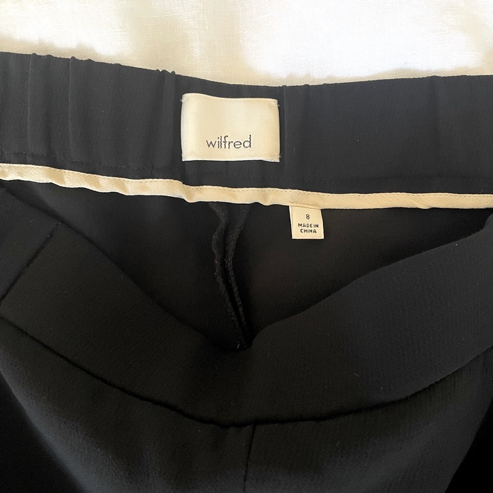 Aritzia Wilfred Darontal Pant in Black. Size 8 - Picture 6 of 8